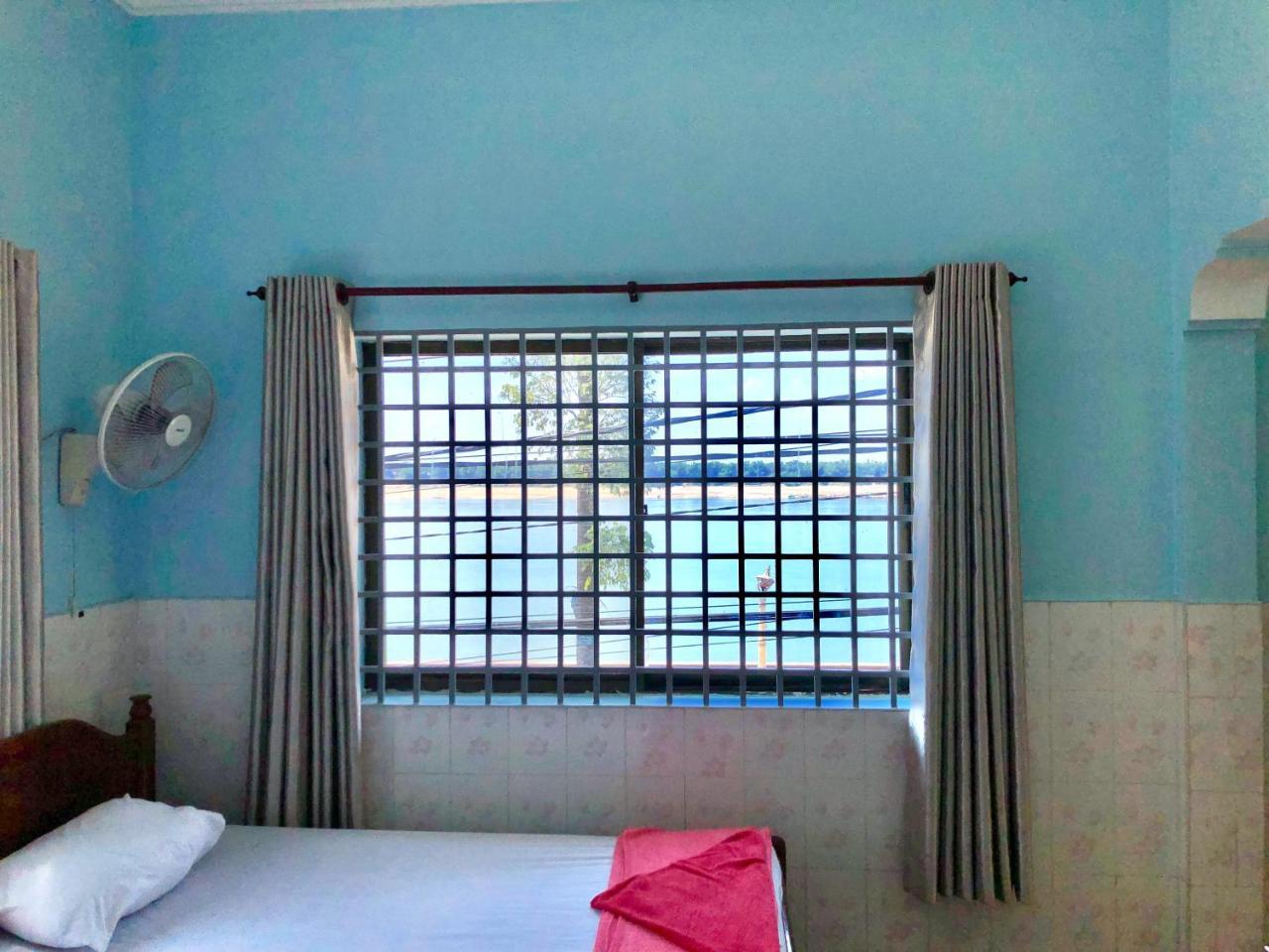 Heng Heng Hotel 2 Kratie Buitenkant foto