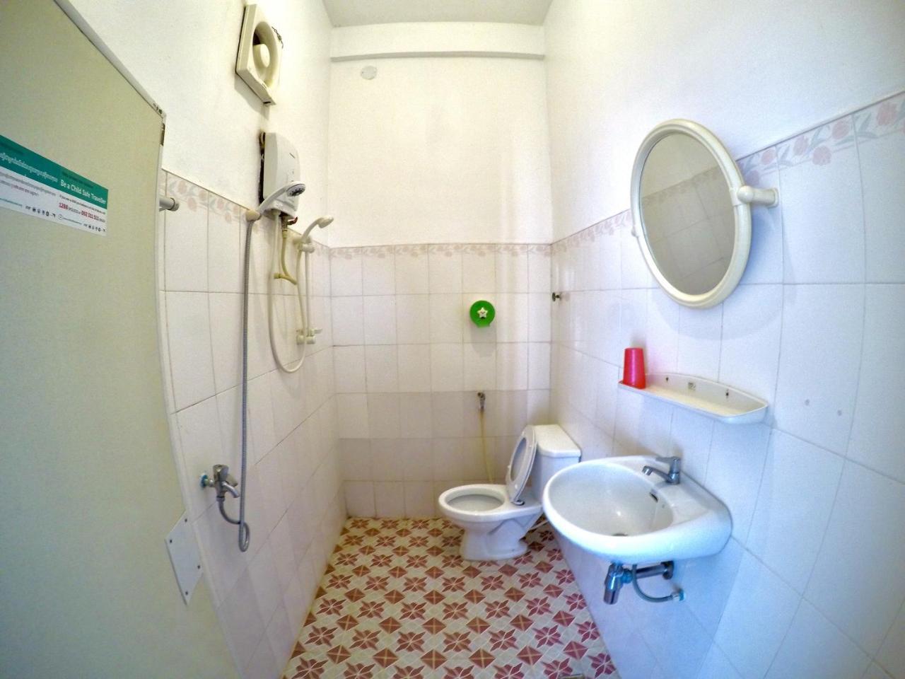 Heng Heng Hotel 2 Kratie Buitenkant foto